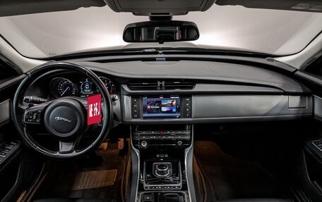 Jaguar XF II, 2016 год, 1 850 000 рублей, 14 фотография