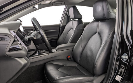 Toyota Camry, 2021 год, 2 950 000 рублей, 20 фотография