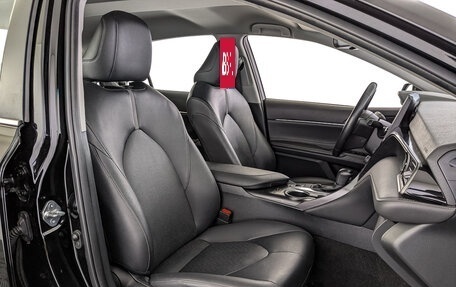 Toyota Camry, 2021 год, 2 950 000 рублей, 23 фотография