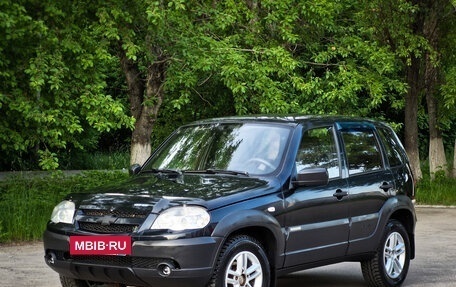 Chevrolet Niva I рестайлинг, 2015 год, 649 000 рублей, 2 фотография