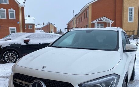 Mercedes-Benz GLA, 2020 год, 2 750 000 рублей, 2 фотография