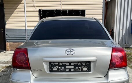Toyota Avensis III рестайлинг, 2005 год, 650 000 рублей, 5 фотография
