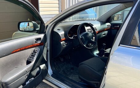 Toyota Avensis III рестайлинг, 2005 год, 650 000 рублей, 14 фотография
