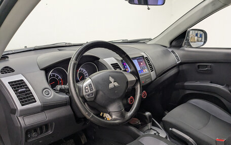 Mitsubishi Outlander III рестайлинг 3, 2011 год, 1 100 000 рублей, 15 фотография