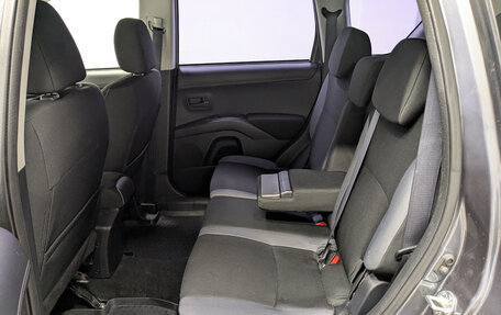 Mitsubishi Outlander III рестайлинг 3, 2011 год, 1 100 000 рублей, 18 фотография
