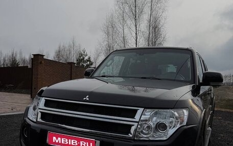 Mitsubishi Pajero IV, 2013 год, 2 550 000 рублей, 1 фотография