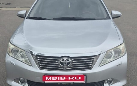 Toyota Camry, 2012 год, 1 690 000 рублей, 6 фотография