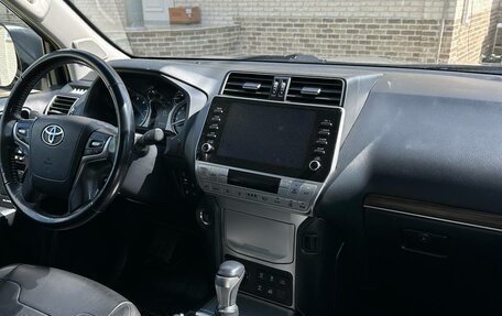 Toyota Land Cruiser Prado 150 рестайлинг 2, 2021 год, 5 700 000 рублей, 7 фотография