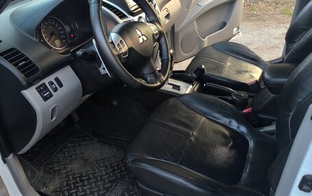 Mitsubishi Pajero Sport II рестайлинг, 2013 год, 1 750 000 рублей, 7 фотография