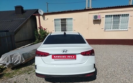 Hyundai Solaris II рестайлинг, 2021 год, 1 200 000 рублей, 2 фотография