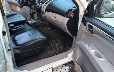 Mitsubishi Pajero Sport II рестайлинг, 2013 год, 1 750 000 рублей, 8 фотография
