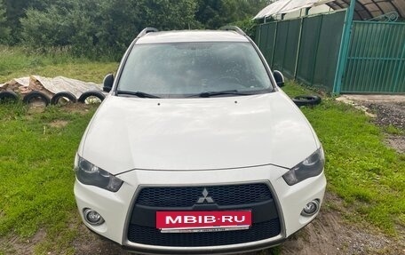 Mitsubishi Outlander III рестайлинг 3, 2012 год, 1 700 000 рублей, 17 фотография