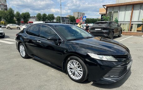 Toyota Camry, 2019 год, 3 200 000 рублей, 2 фотография
