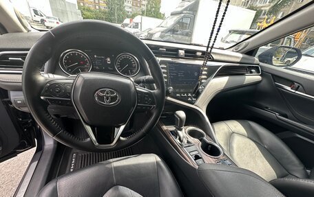 Toyota Camry, 2019 год, 3 200 000 рублей, 6 фотография