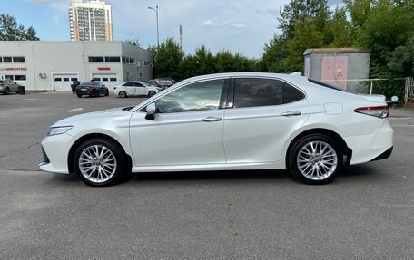 Toyota Camry, 2018 год, 1 890 000 рублей, 5 фотография
