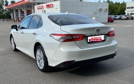 Toyota Camry, 2018 год, 1 890 000 рублей, 4 фотография