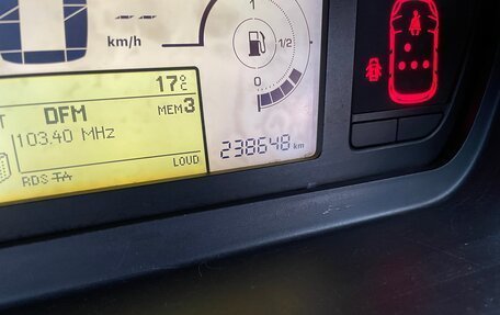 Citroen C4 Picasso II рестайлинг, 2010 год, 630 000 рублей, 19 фотография