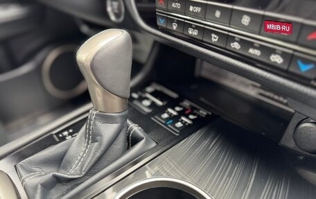 Lexus RX IV рестайлинг, 2018 год, 4 800 000 рублей, 27 фотография