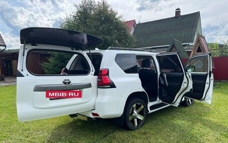 Toyota Land Cruiser Prado 150 рестайлинг 2, 2018 год, 4 475 000 рублей, 11 фотография