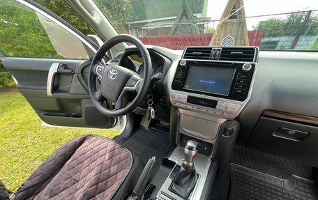 Toyota Land Cruiser Prado 150 рестайлинг 2, 2018 год, 4 475 000 рублей, 19 фотография