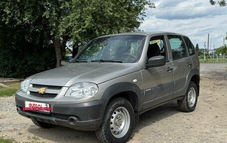Chevrolet Niva I рестайлинг, 2016 год, 750 000 рублей, 2 фотография