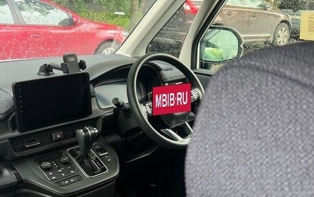Honda Stepwgn, 2024 год, 3 200 000 рублей, 2 фотография