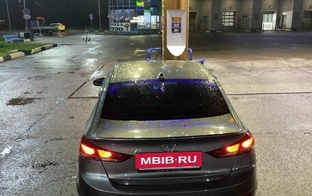 Hyundai Elantra VI рестайлинг, 2017 год, 775 000 рублей, 5 фотография