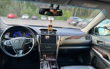 Toyota Camry, 2017 год, 2 450 000 рублей, 12 фотография