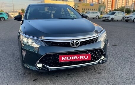 Toyota Camry, 2017 год, 2 450 000 рублей, 10 фотография