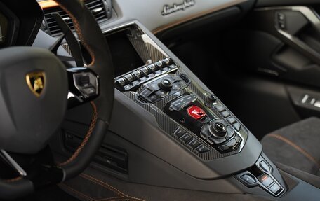 Lamborghini Aventador I рестайлинг, 2018 год, 34 900 000 рублей, 20 фотография