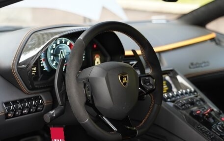 Lamborghini Aventador I рестайлинг, 2018 год, 34 900 000 рублей, 17 фотография