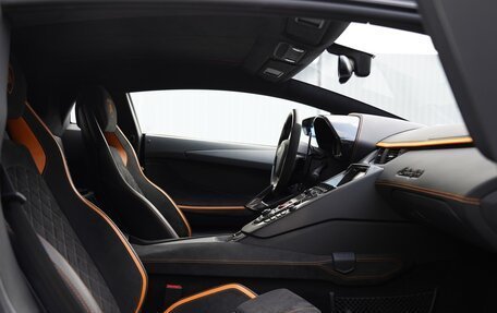 Lamborghini Aventador I рестайлинг, 2018 год, 34 900 000 рублей, 25 фотография