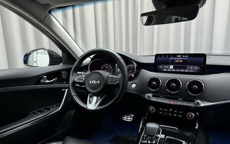 KIA Stinger I, 2023 год, 3 799 000 рублей, 10 фотография