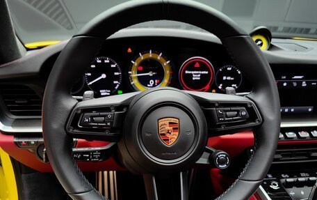 Porsche 911, 2023 год, 31 900 000 рублей, 28 фотография