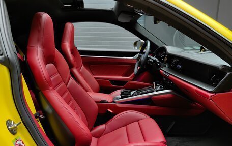 Porsche 911, 2023 год, 31 900 000 рублей, 26 фотография