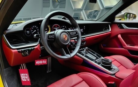 Porsche 911, 2023 год, 31 900 000 рублей, 17 фотография