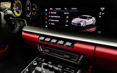 Porsche 911, 2023 год, 31 900 000 рублей, 36 фотография