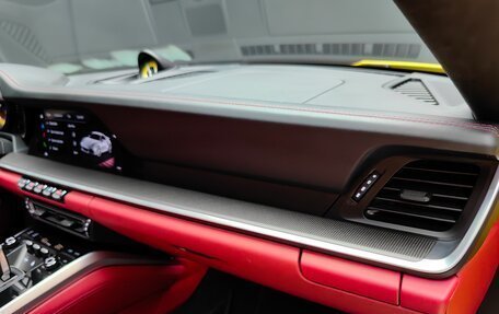 Porsche 911, 2023 год, 31 900 000 рублей, 37 фотография