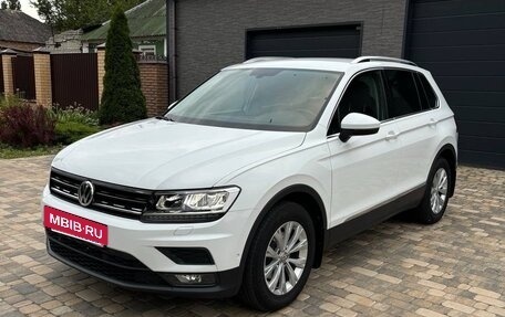 Volkswagen Tiguan II, 2017 год, 2 650 000 рублей, 2 фотография