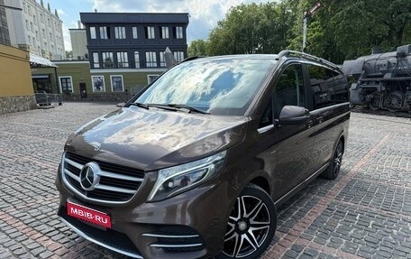 Mercedes-Benz V-Класс, 2017 год, 4 400 000 рублей, 1 фотография