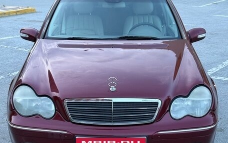 Mercedes-Benz C-Класс, 2004 год, 540 000 рублей, 1 фотография