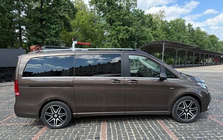 Mercedes-Benz V-Класс, 2017 год, 4 400 000 рублей, 5 фотография