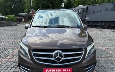 Mercedes-Benz V-Класс, 2017 год, 4 400 000 рублей, 7 фотография