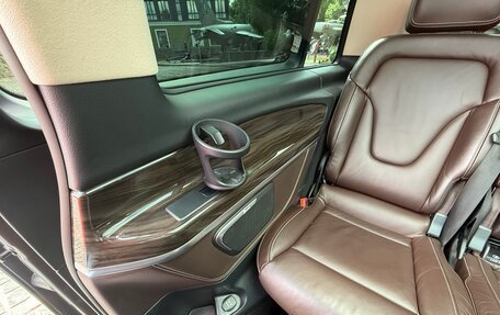 Mercedes-Benz V-Класс, 2017 год, 4 400 000 рублей, 28 фотография