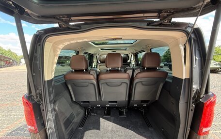 Mercedes-Benz V-Класс, 2017 год, 4 400 000 рублей, 24 фотография