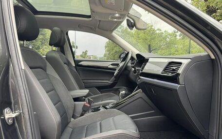 Volkswagen Touran III, 2021 год, 2 129 900 рублей, 19 фотография