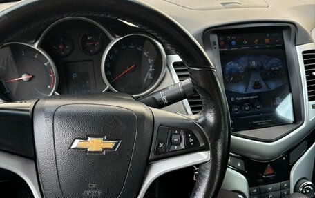 Chevrolet Cruze II, 2011 год, 890 000 рублей, 9 фотография