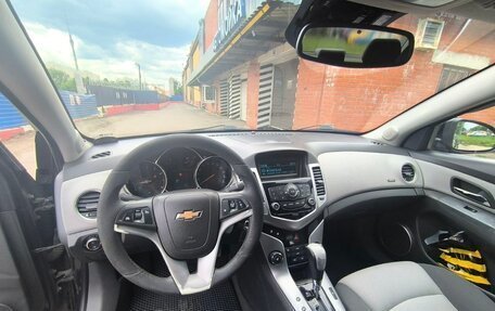 Chevrolet Cruze II, 2010 год, 700 000 рублей, 8 фотография