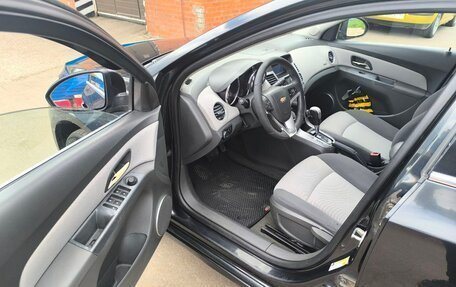 Chevrolet Cruze II, 2010 год, 700 000 рублей, 10 фотография