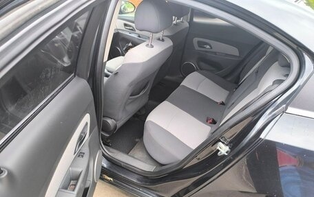 Chevrolet Cruze II, 2010 год, 700 000 рублей, 11 фотография
